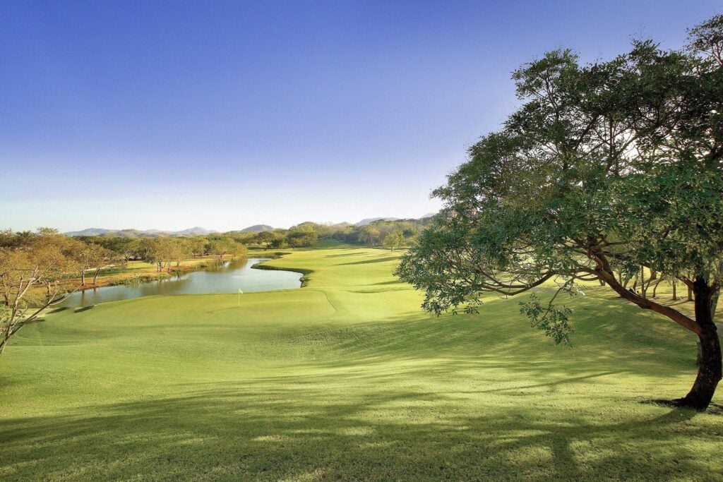 8 Best Golf Courses in Costa Rica & How to Book Tee Times