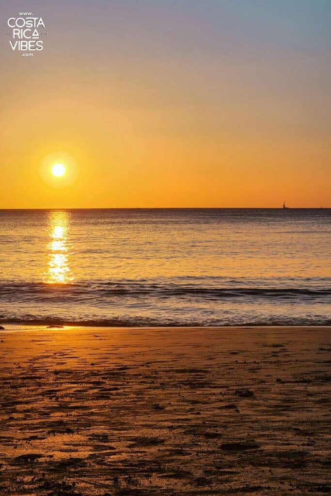 playa hermosa costa rica sunset