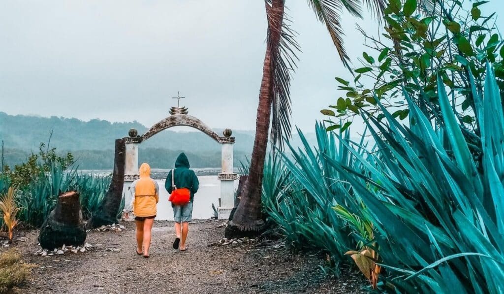 Sarah and Thomas at Cabuya Cemetery