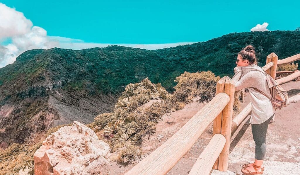 irazu volcano viewpoint