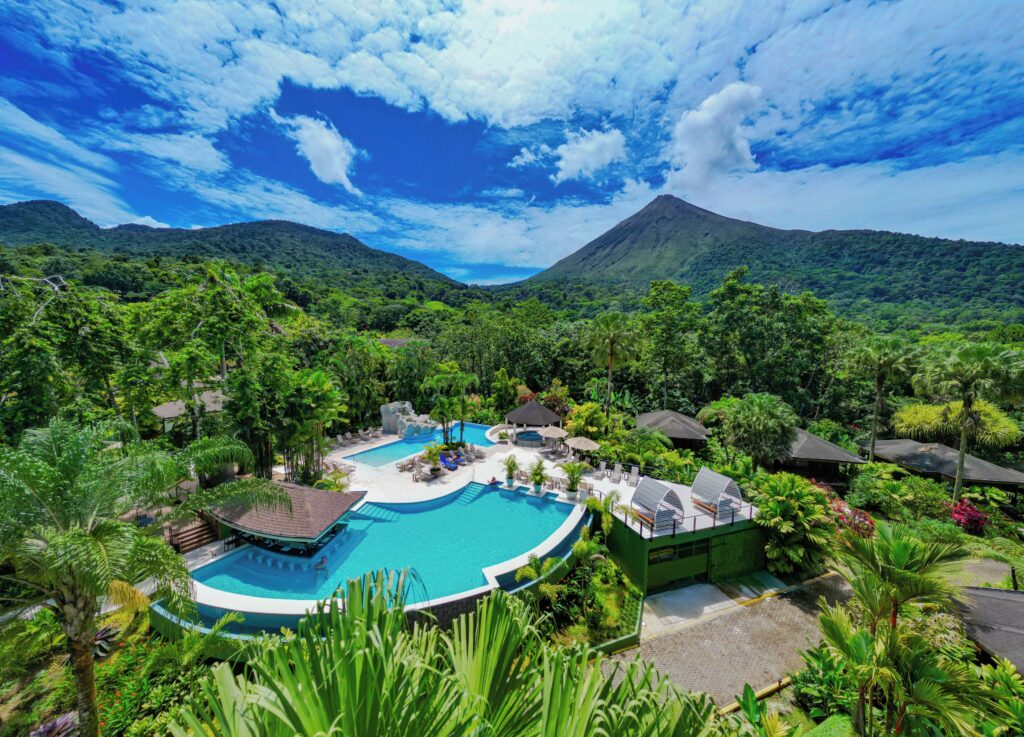 12 Best Hotels in La Fortuna, Costa Rica (By Travel Style & Budget)