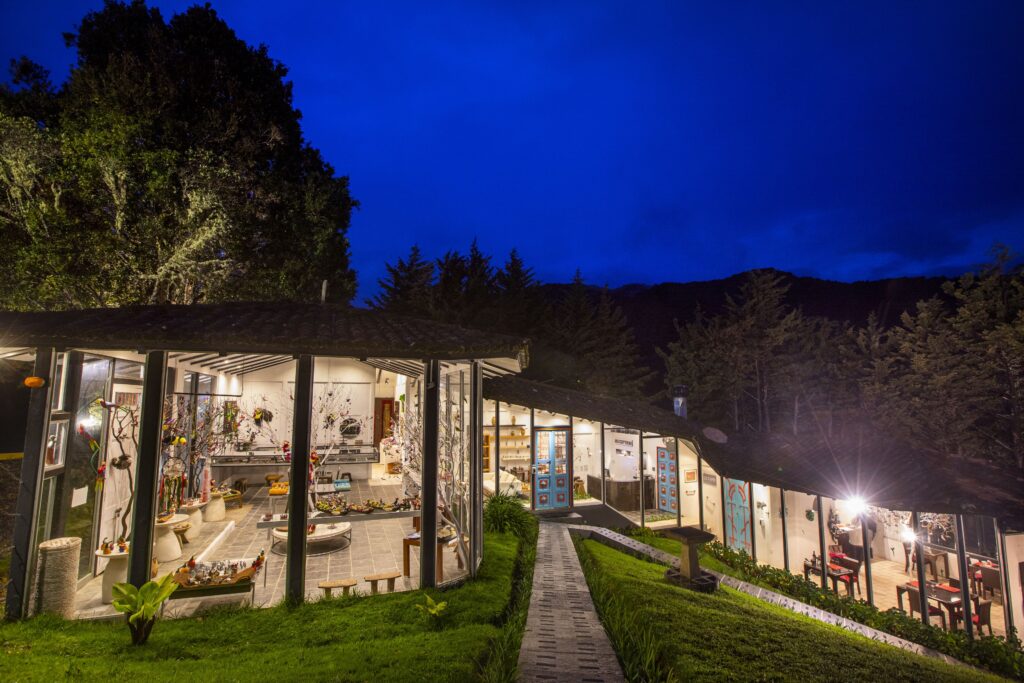 Dantica Cloud Forest Lodge at night
