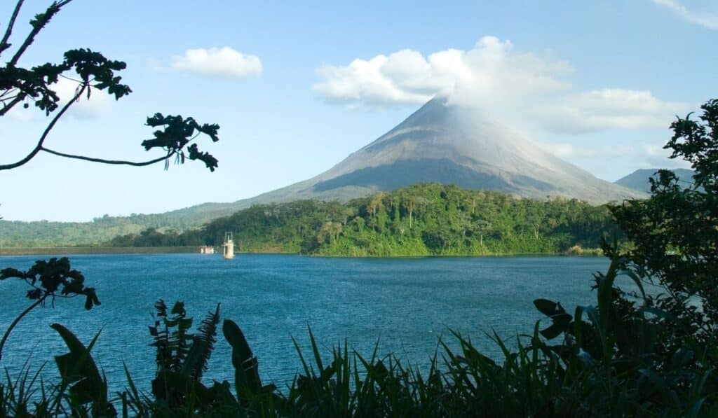 lake arenal