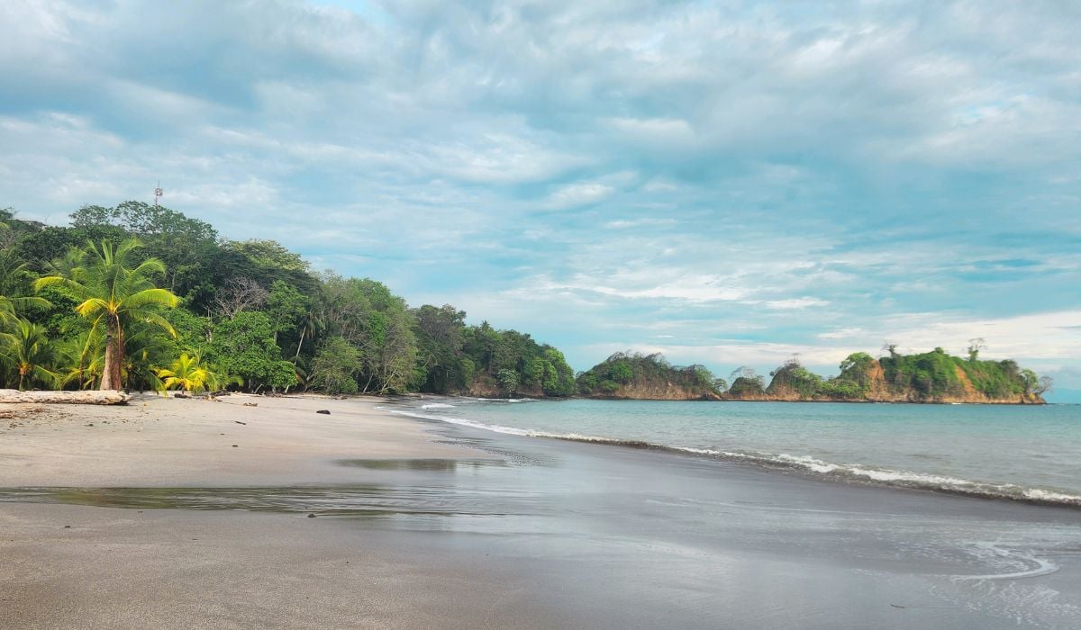 Stay in One Place or Move Around Costa Rica? How to Choose the Right Travel Style
