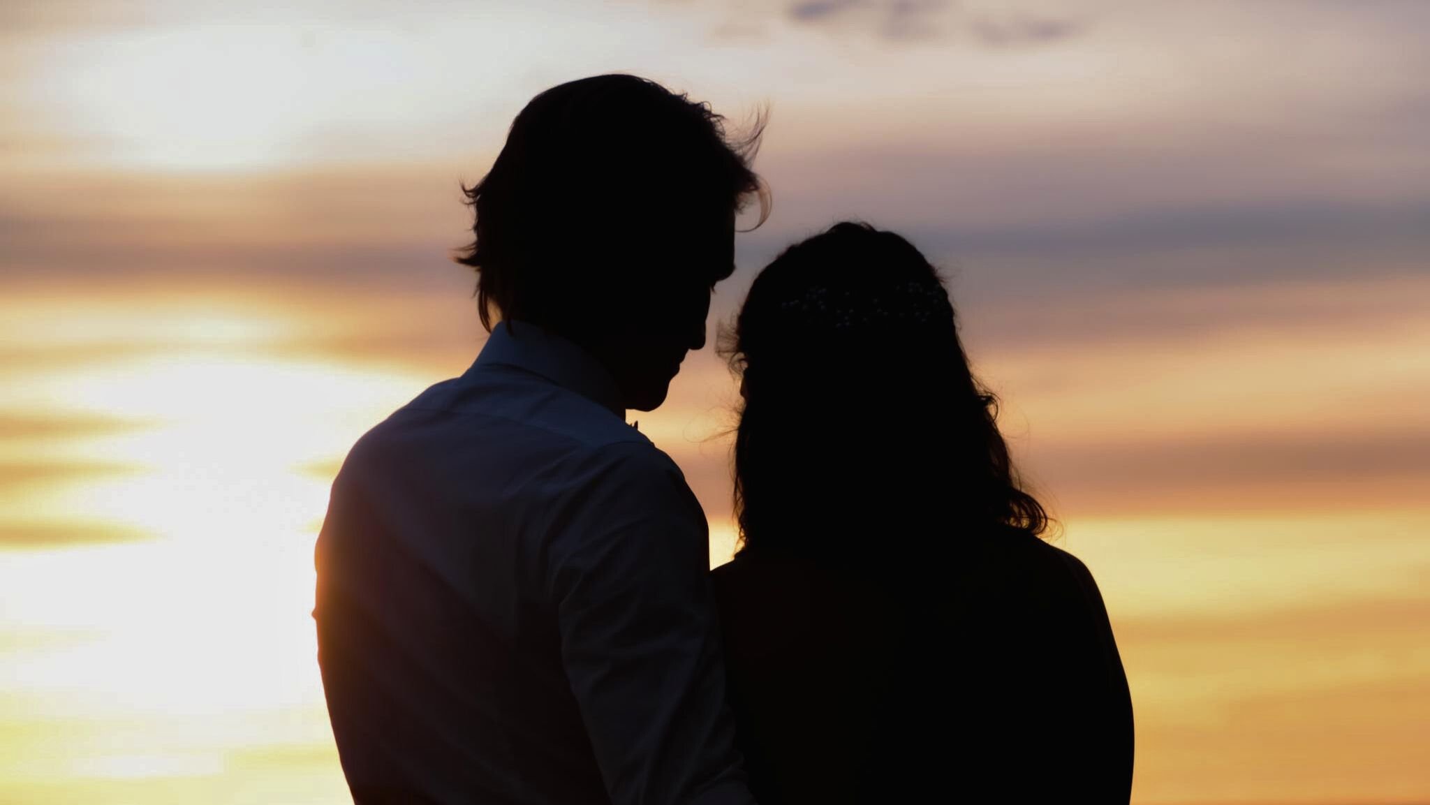 couple sunset on Costa Rica beach